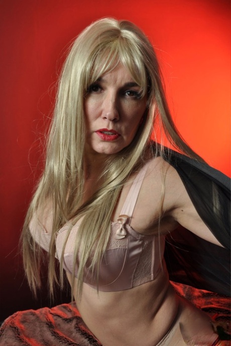 fat blonde granny pussy .com/ art naked image