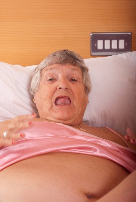 Grandma Libby naked model pics