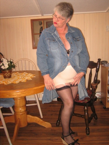 short blonde hair jacket skirt stockings heels class sex galleries