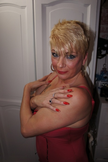 short hair mature milf exclusive image