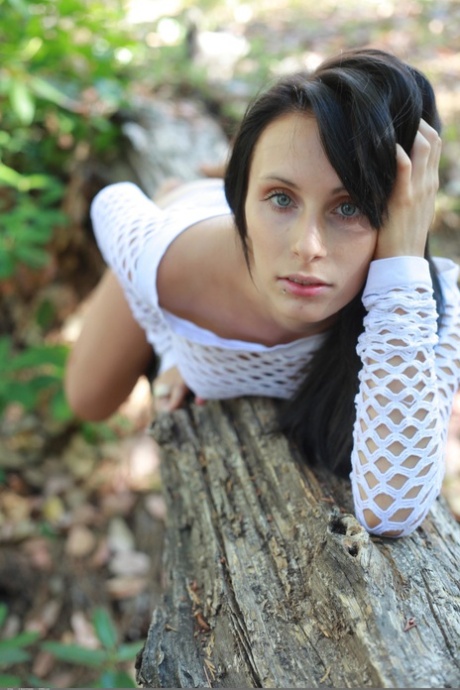 skinny russian brunette hd pic