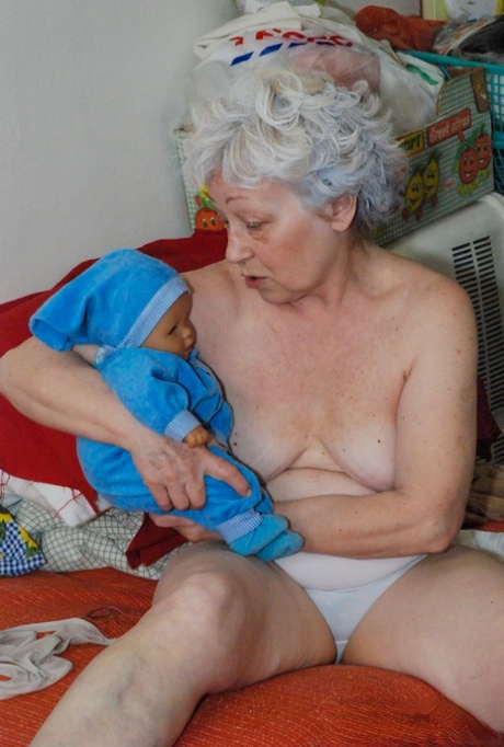 grey hair granny nude img