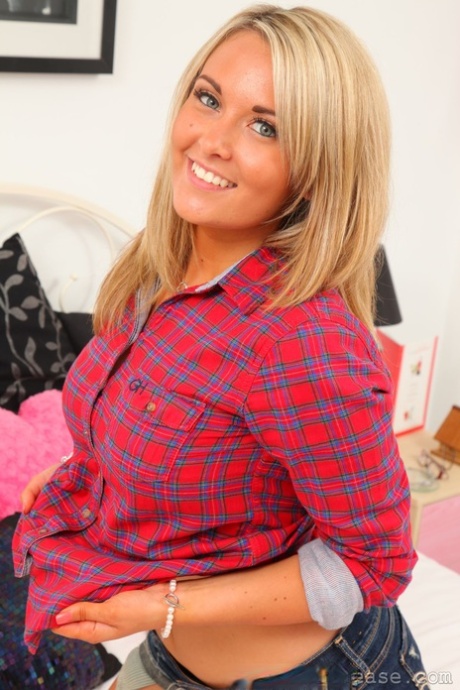Zoe Alexandra star archive
